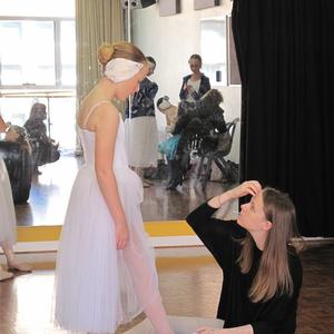 Sinead Vidler and student.