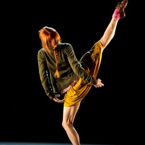 Sylvie Guillem in Bye (6000 miles away).  Photo: Bill Cooper.