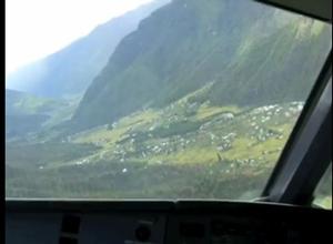 Friday Flying Video: Paro Approach