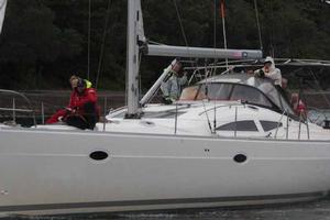 Trybooking.com.au enters Port Fairy to the cheers of the crowd. Photo ORCV.