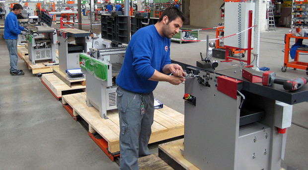 11-Felder-production-line_08252CB0-D606-11E5-9C6206012E62CCED1