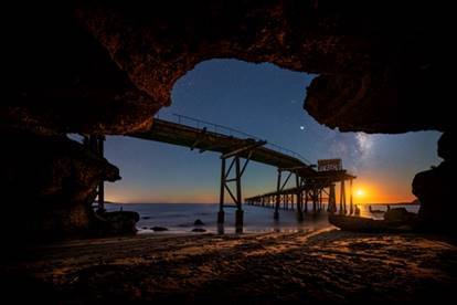 © , by Tony Law. Moonrise at Catherine Hill Bay. Catherine Hill Bay, NSW, Australia