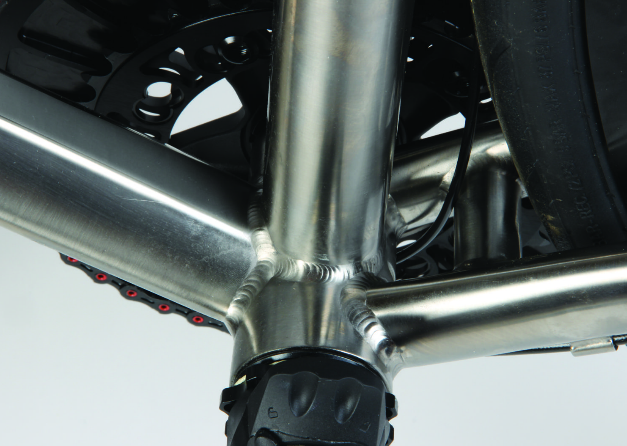 Hydroformed tubes provide an effective stiffness boost but can deform the bb shell ever so slightly making the pressfit bb installation a bit tight.