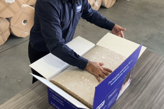 Made from carboard waste offcuts, and fully kerbside recyclable, Visycell is a sustainable alternative to expanded polystyrene as an insulation material for food delivery boxes.