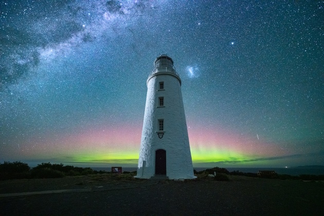 Cape Bruny Lighthouse, Bruny Island. Milky Way with Aurora. Photo by Luke Tscharke.