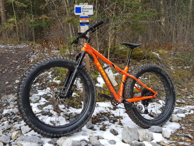 18-fat-bike-and-trail-sign-canmore-nordic-centre-canmore---hu.jpg