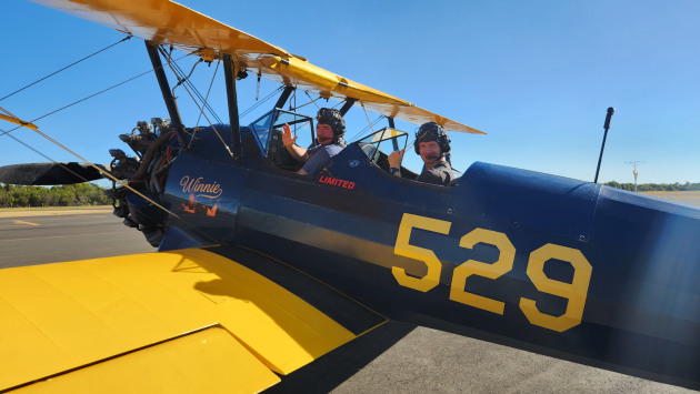 The aircraft, built in 1941 as a military trainer, has been carefully restored as part of a family-led project, with the aim of offering a more immersive flying experience. (toncret_aviation)