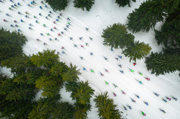 © Jacek Deneka. A Shoal of Colorful Fish. The photo shows cross-country skiers during the Ski Racing Festival 