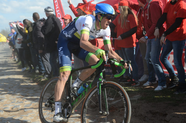 Hayman on his Scott Foil, and on his way to winning the 2016 Paris-Roubaix. Photo by Sirotti.