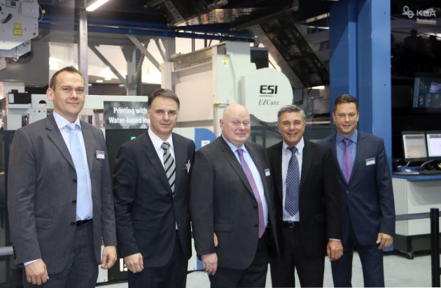 Left to right: Andreas Friedrich (KBA China), Claudio Bisogni (CEO of KBA-Flexotecnica), Dave Lewis (KBA Australasia), Peter Stewart (KBA Flexotecnica sales manager/ KBA Australasia) and Stefan Segger (KBA AsiaPacific).