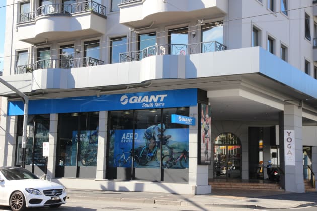 With its street corner location, high windows and wide frontage, Giant South Yarra has a great presence on Melbourne&rsquo;s famous Toorak Road. This photo was taken at about 10 am just as the 1,000th Mercedes passed by for that day.