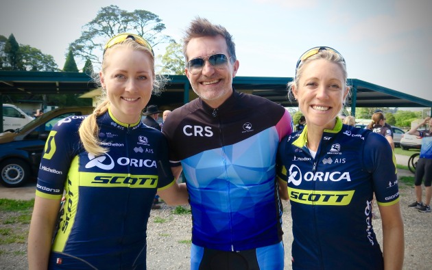 Orica-Scott riders Gracie Elvin & Rachel Neylan with John Aiken before the Cromehurst ride.