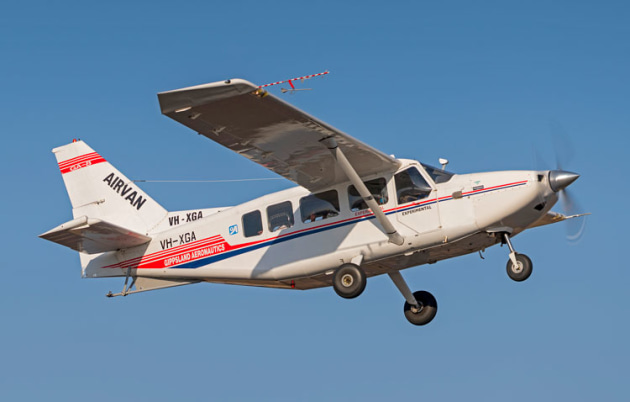 GippsAero's Airvan 8 test bed departs Avalon with the glider hook arrangement evident at the rear. (John Absolon)