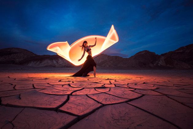 Light-painting at the Mud Cracks, Death Valley, California, with Kim Henry. © Eric Paré.