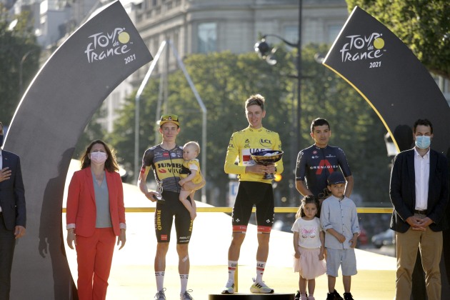 Tadej Pogacar on the top step for a second consecutive year. Jonas Vingegaard and Richard Carapaz made up the podium. Image: Sirotti.