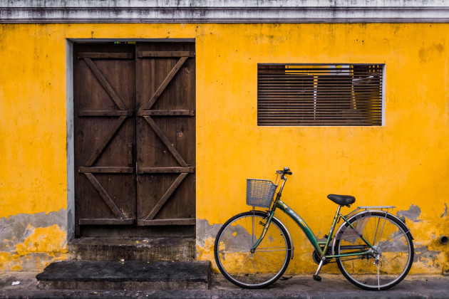 A very simple yet rather iconic image of Hoi An, in Central Vietnam. Shooting with the Fujifilm X100S meant I could make adjustments in camera and see them in live view through the EVF, which saved me a lot of time chimping and post-processing. Fujifilm X100S, fixed 35mm f/2 @ 35mm, 1/125s @ f2, 640 ISO, handheld. Slight 3:2 crop, lens correction, curves and saturation adjustment in Adobe Photoshop CC.