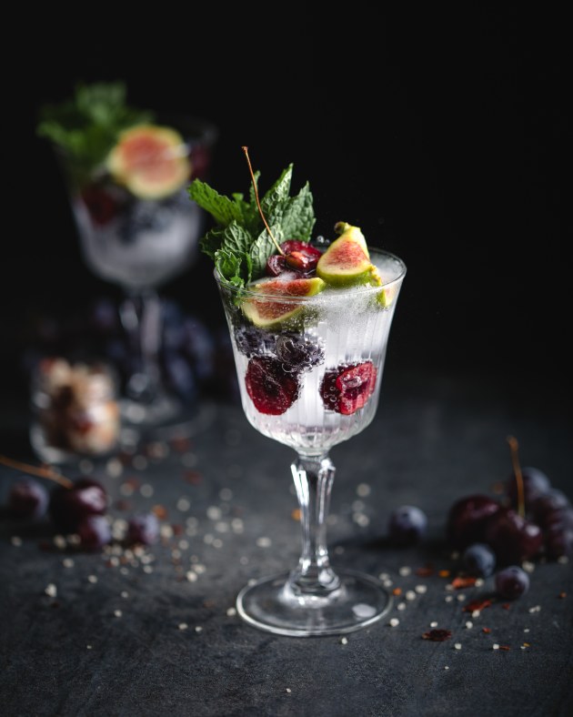 © Joanie Simon. Fruit-flavoured sparkling water with fresh mint.
Les Walkling