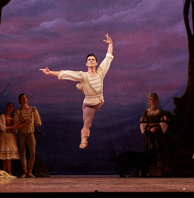 Julio Blanes dancing Peasant Pas de deux in 'Giselle' (2019). Photo: Sergey Pevnev