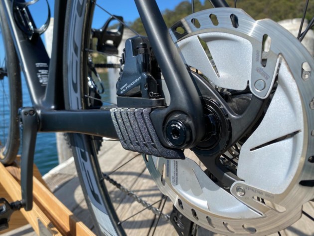 The brake mounts feature cooling fins - an interesting inclusion and hint at the bike's intended purpose.