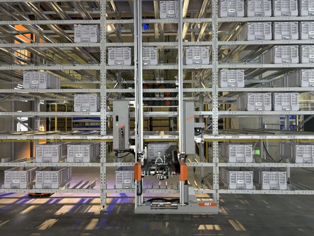 QuickBin Ultra zones can link with existing tote-handling systems or conveyor lines for outbound picking.