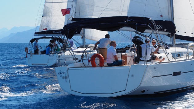 Mariner Boating Holidays - racing.