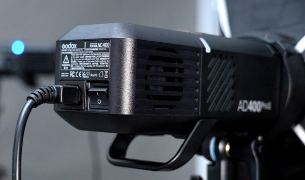 You can swap out the lithium battery for the AC400 AC power adaptor and use mains power, which is great for studio or indoor use.
Image: Godox