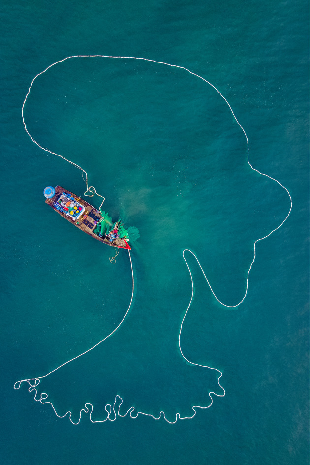 © Duy-Sinh. Daily life - 1st place. The Lady of Sea.