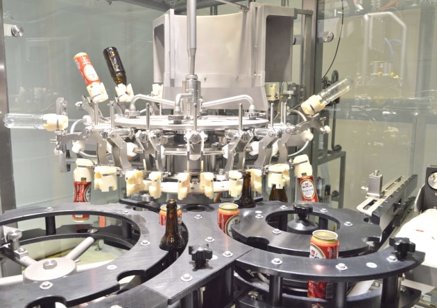 The GEA Vipoll All-in-One, high-speed filling system handles a wide range of can and glass bottle formats with changeovers of just 20-30 minutes.