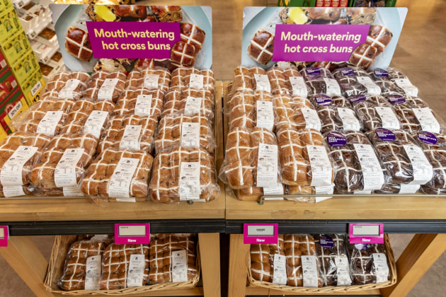 Woolworths has had its Hot Cross Bun range in stores since 26 December, but has some new, limited-edition drops arriving this month &ndash; including mudcake and Caramello inspired options.
Source: Woolworths