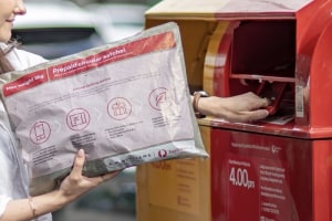 AusPost satchel trial uses iQRenew recycled soft plastic 