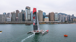 Francis Joyon heading west