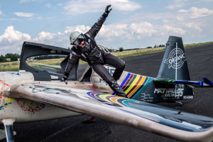 Hall keeps Title Alive with Win in Hungary