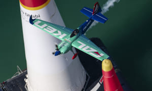 Muroya wins Season Opener in Abu Dhabi