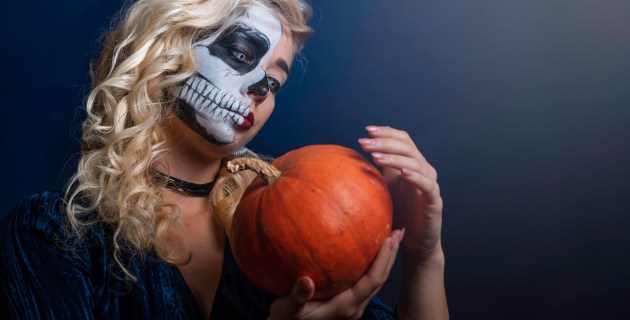 Halloween popup pops up in old Toys R Us site Toy &amp; Hobby Retailer