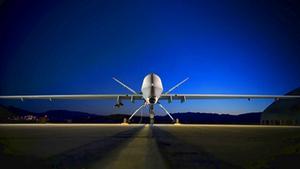 The flight demonstrations, using two NASA Global Hawk UAVs &ndash; one configured as a tanker and the other as a receiver - were carried out at Edwards Air Force Base.