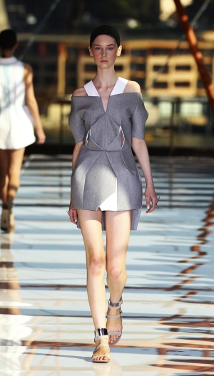 DION LEE: Spring/Summer 2011.