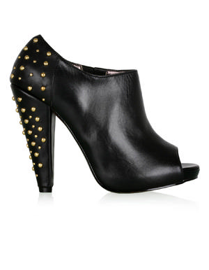 Steve Madden: Exits Australian market.