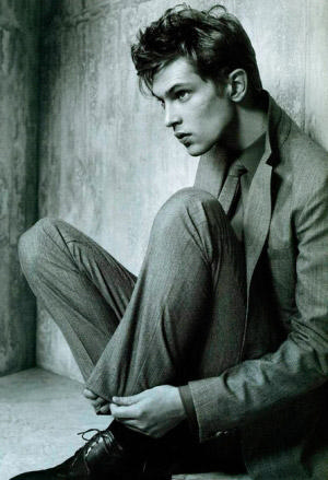 HUGO BOSS MAKES TECHNICAL FASHIONABLE:
The European luxury house uses nanotechnology in its Orange menswear label.