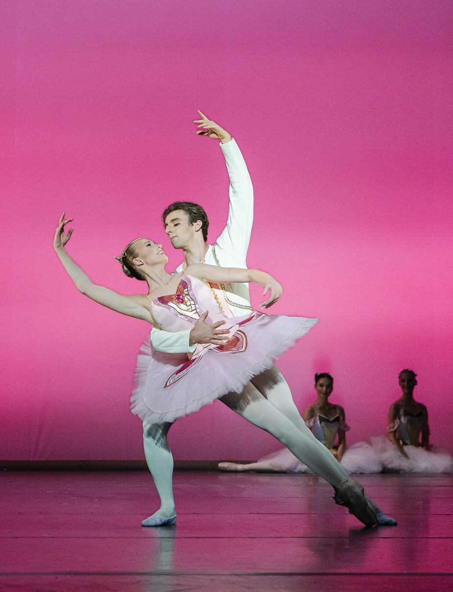 Dancers: Glori Pembroke and Lincoln Conroy in Tchaikovsky Suite for Verge 2024 season. Photographer: Stephen Heath