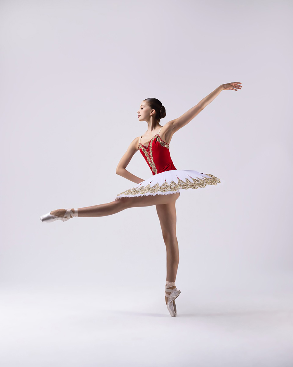 Dancer: Zara Trass. Photographer: Chasing Motion
