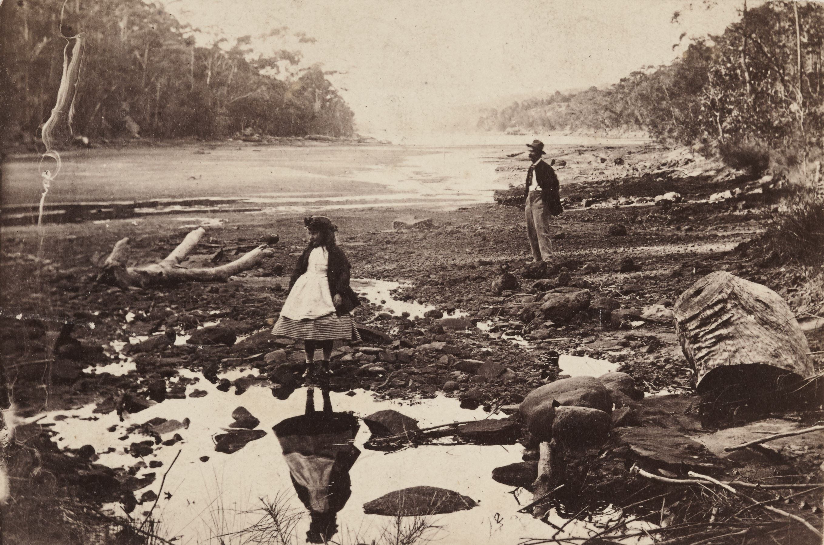 Unknown photographer.
Australian scenery, Middle Harbour, Port Jackson c1865, carte de visite.
Art Gallery of New South Wales, gift of Josef & Jeanne Lebovic,
Sydney, 2014.