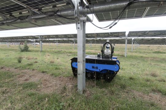 CSIRO robot hard at work.