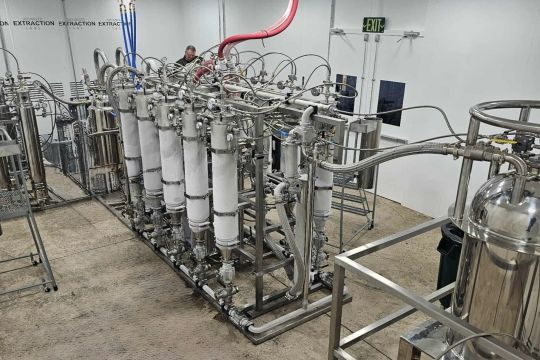 Illuminated Extractors extractors.