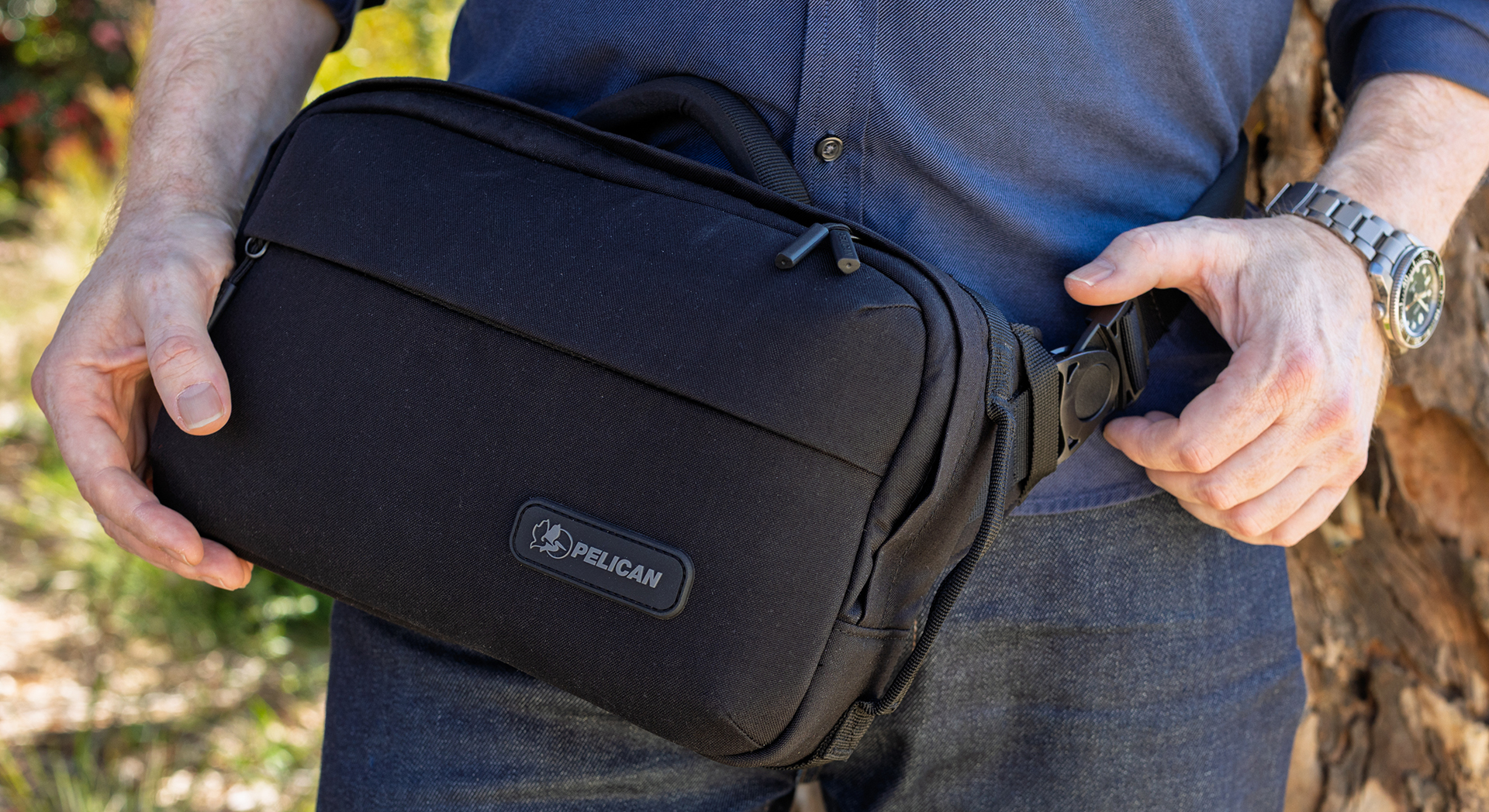 The SX5 Aegis Padding Sling has enough room for 2 lenses and can be used as a waist or shoulder bag. Photo: Tim Levy