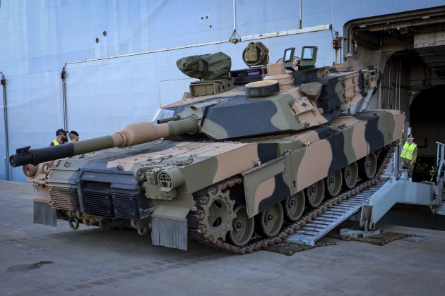 An Australian Army M1A2 SEPv3 Abrams main battle tank, embarks on HMAS Adelaide during sea transportability trials at Townsville Port, Queensland on 4 September 2025.

Credit: Defence