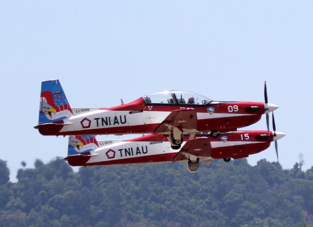 Indonesia&rsquo;s national aerobatic team &lsquo;Team Jupiter&rsquo; flies the KAI KT-1B Woong Bee.
Credit: Nigel Pittaway
