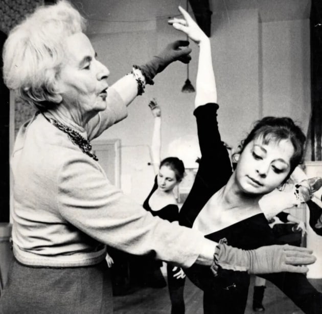 Dame Marie Rambert with Maggie Lorraine. Photo courtesy of Maggie Lorraine.