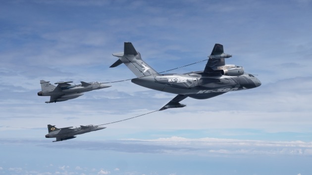 Two Saab Gripen Es refuelling from a Embraer KC-390 over Brazil.

Credit: Saab