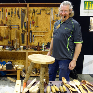 Greg Miller from WA demonstrated traditional skills for Timbecon.