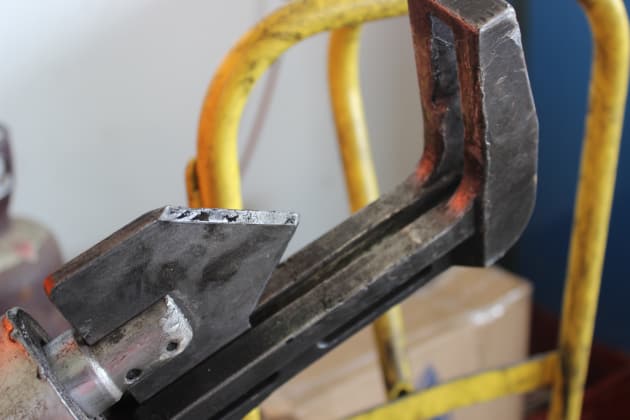 Awesome cutting tool.